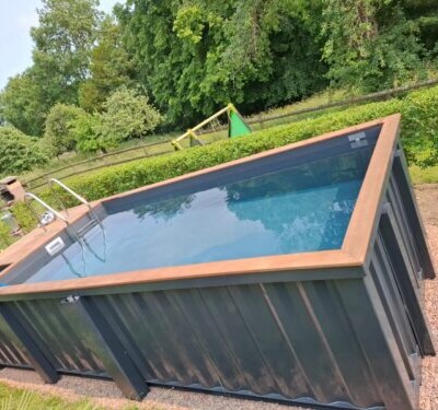 Installation rapide et maîtrisée, livrée prête à nager